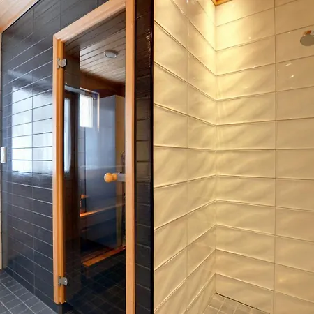 Villa Tahkon Riihiranta - 4 Bedroom By The - Tasokas Tilava Rantamoekki Tahkovuori