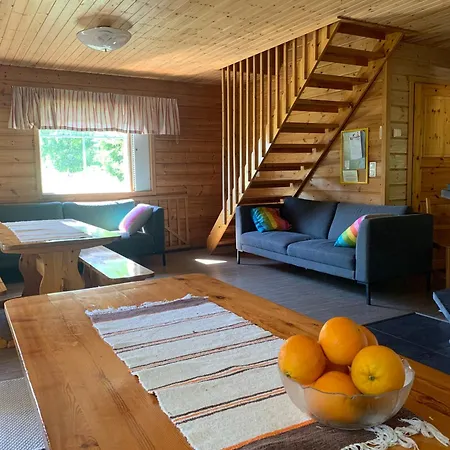 Tahkon Riihiranta - 4 Bedroom By The - Tasokas Tilava Rantamoekki ヴィラ