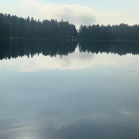 Villa Tahkon Riihiranta - 4 Bedroom By The - Tasokas Tilava Rantamoekki *